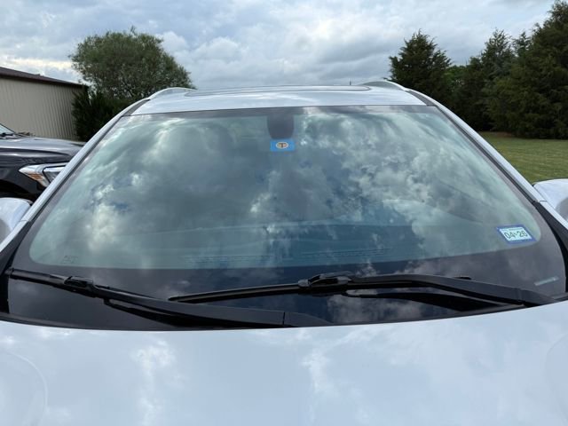 Used 2021 Buick Enclave Essence w/ Sound and Sites Package FWD image 7