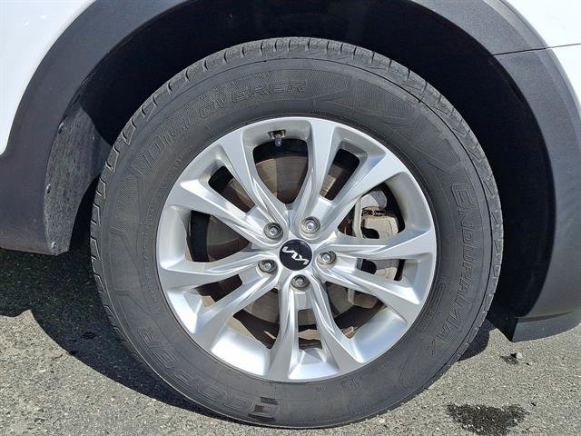 Used 2022 Kia Telluride LX image 8