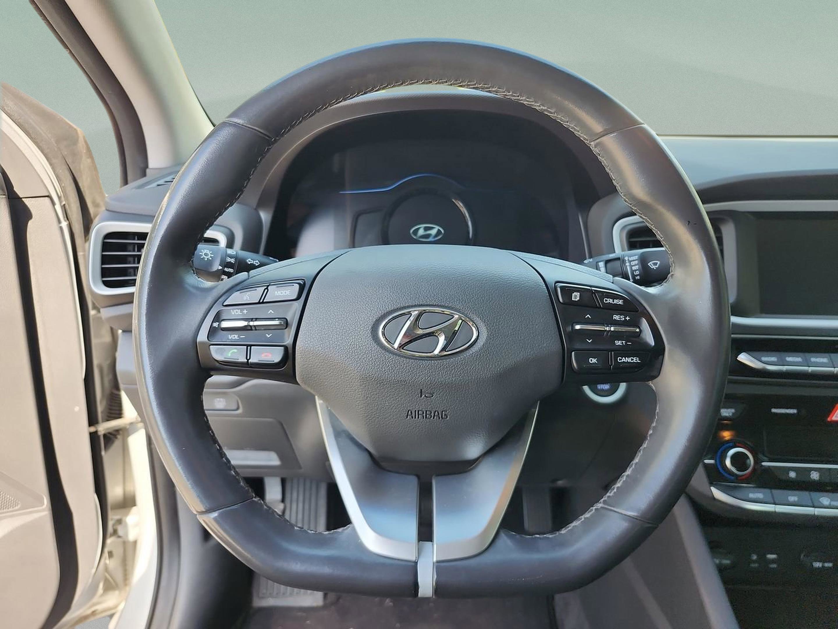 Used 2017 Hyundai Ioniq SEL image 9