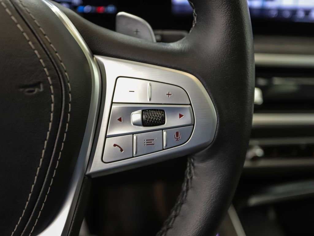 Used 2024 BMW X7 xDrive40i w/ Premium Package image 13