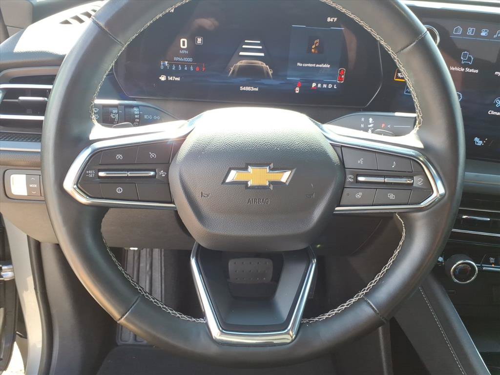 Used 2025 Chevrolet Traverse LT FWD image 24