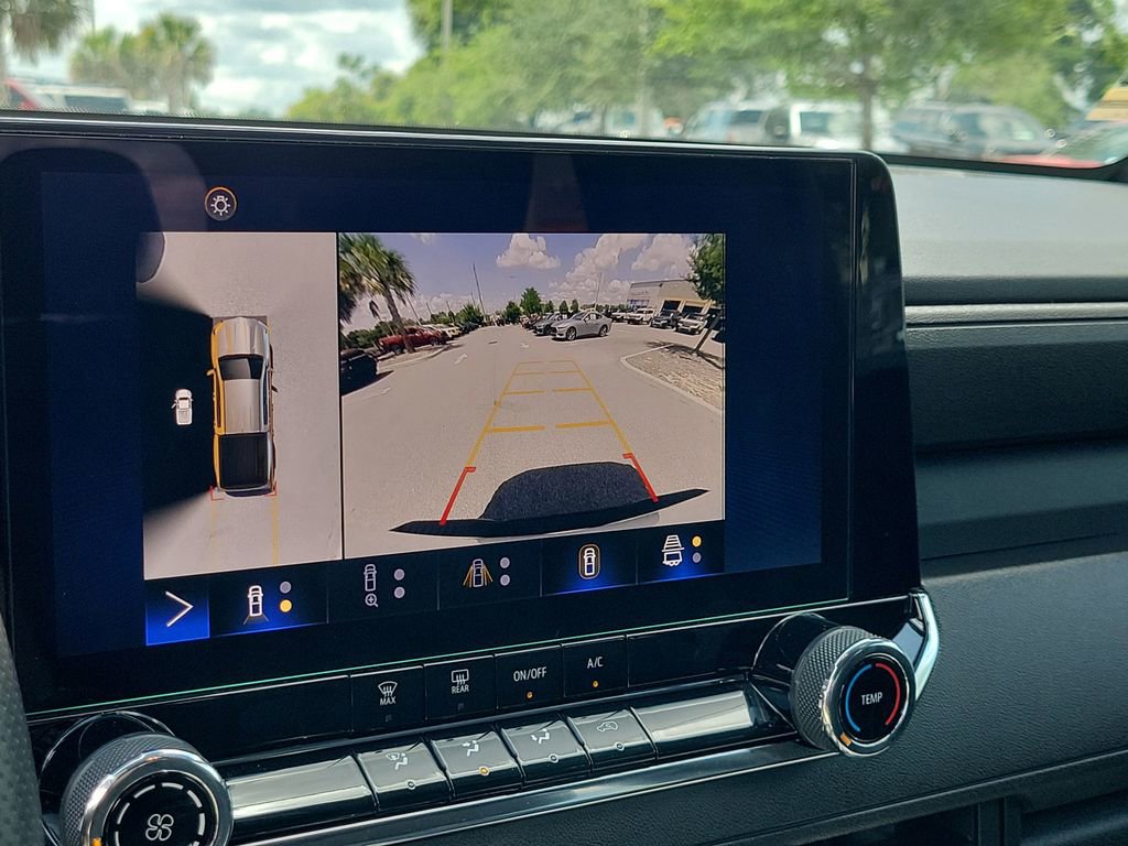 Used 2023 Chevrolet Colorado Trail Boss w/ Technology Package AWD/4WD image 25