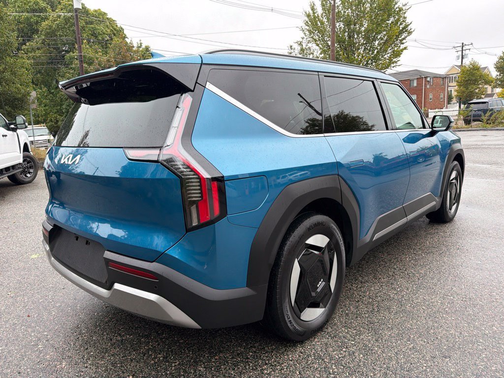 Certified 2024 Kia EV9 Wind AWD/4WD image 7