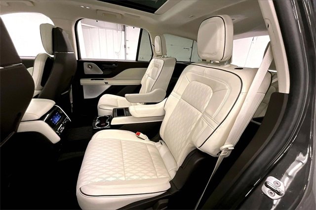 Used 2024 Lincoln Aviator Black Label w/ Dynamic Handling Package image 23