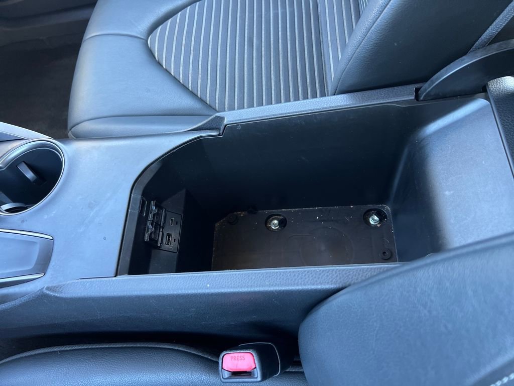 Used 2022 Toyota Camry SE image 21