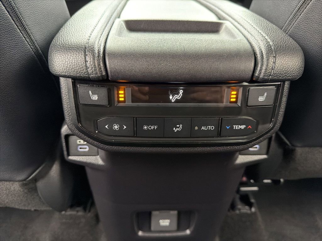 Used 2024 Toyota Grand Highlander AWD Hybrid image 9