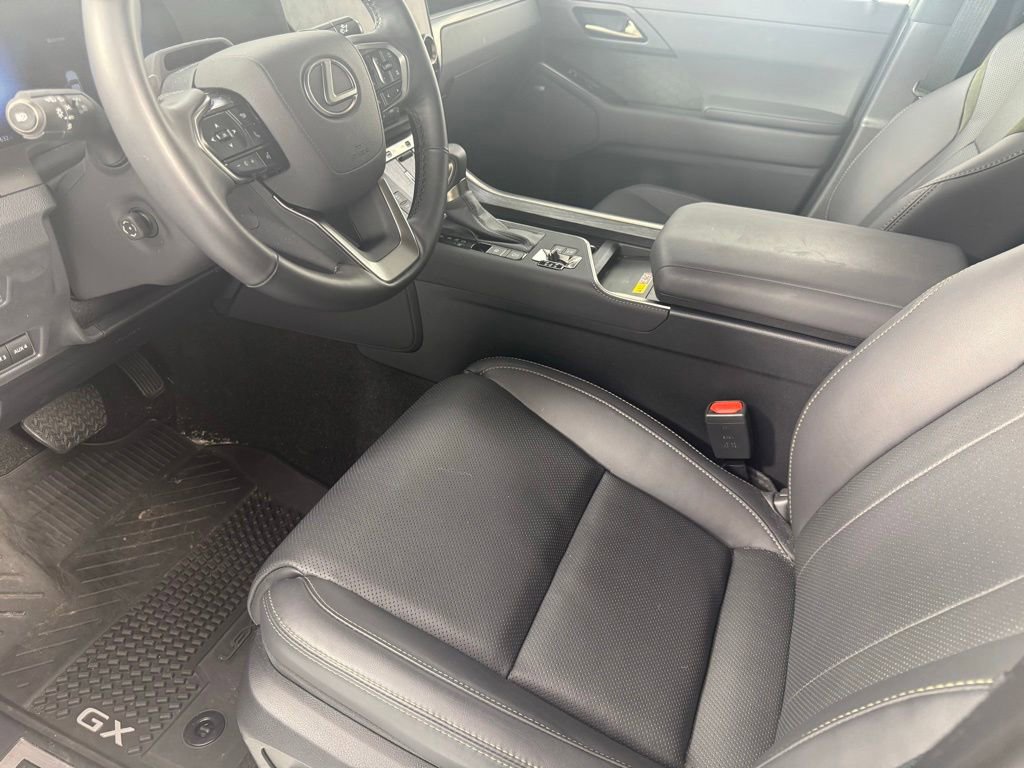 Used 2025 Lexus GX 550 AWD/4WD image 12