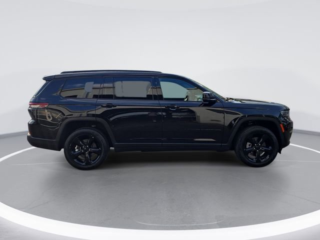 Used 2025 Jeep Grand Cherokee L Limited w/ Black Appearance Package image 2