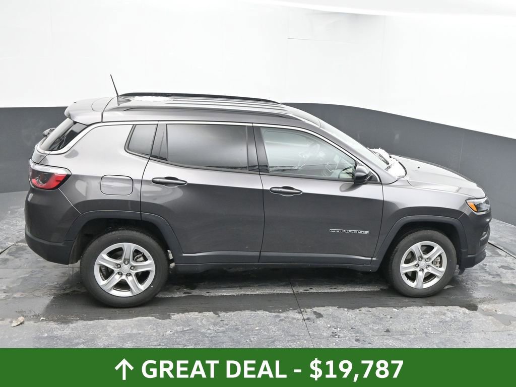 Used 2024 Jeep Compass Latitude image 44