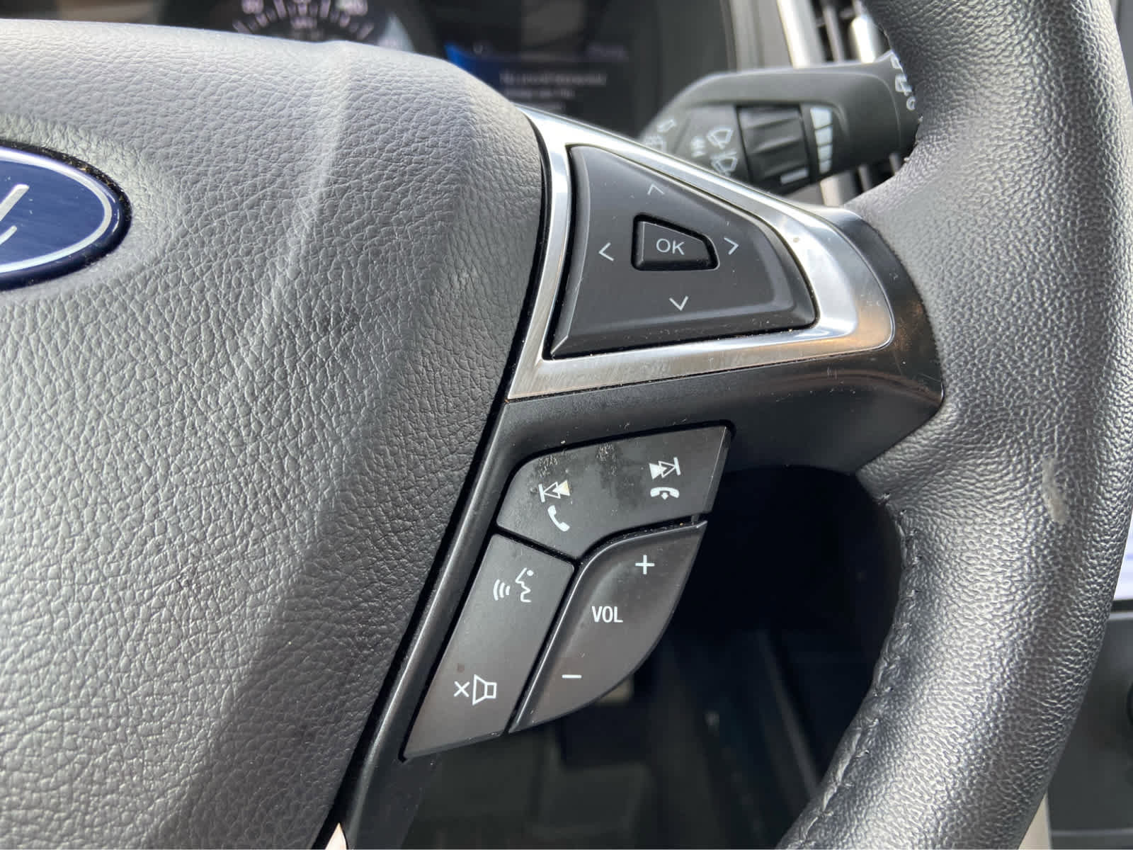 Used 2024 Ford Edge SEL w/ Convenience Package image 20