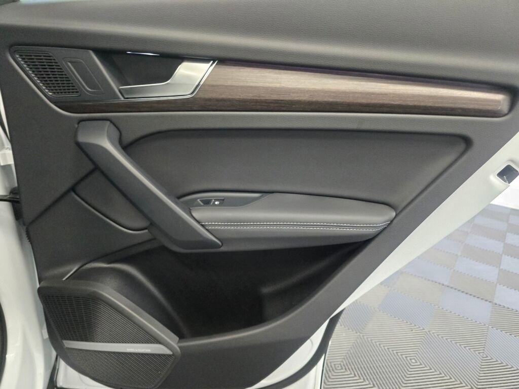 Certified 2025 Audi Q5 2.0T Premium Plus image 26
