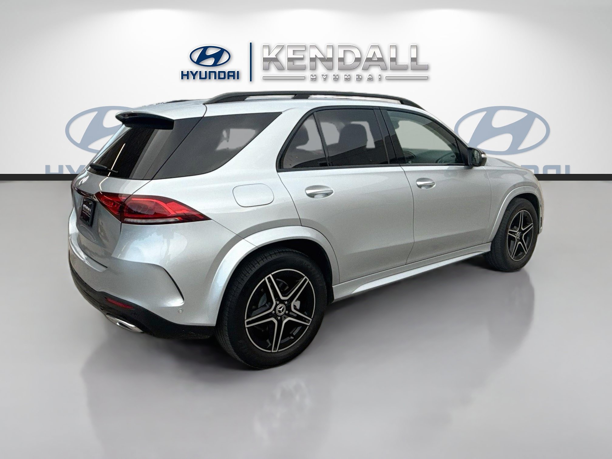Used 2023 Mercedes-Benz GLE 350 w/ AMG Line Exterior image 6