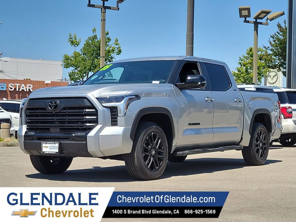 Used 2025 Toyota Tundra Limited AWD/4WD image 16
