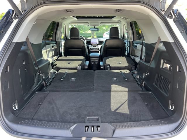 Certified 2024 Ford Explorer XLT w/ Equipment Group 202A AWD/4WD image 30
