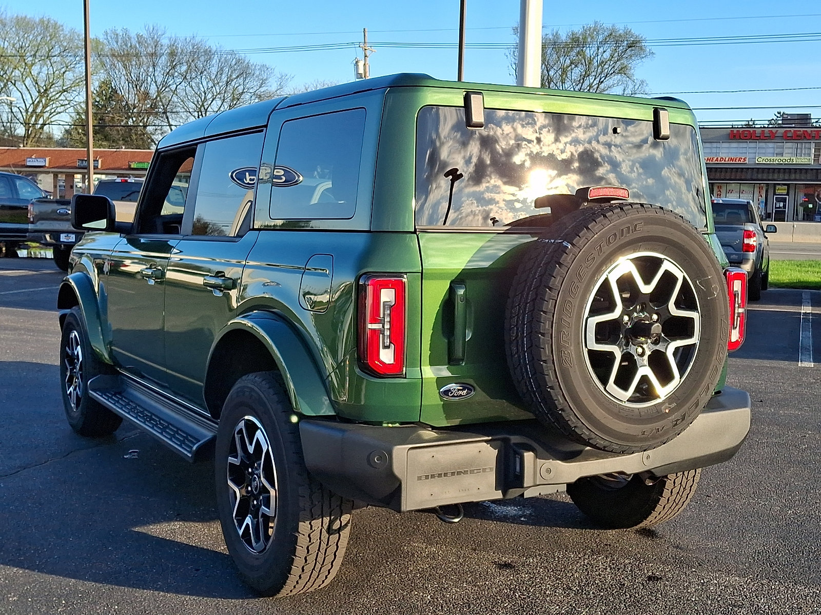 Used 2025 Ford Bronco Outer Banks image 4