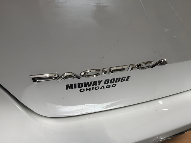 Used 2026 Chrysler Pacifica Select FWD image 8