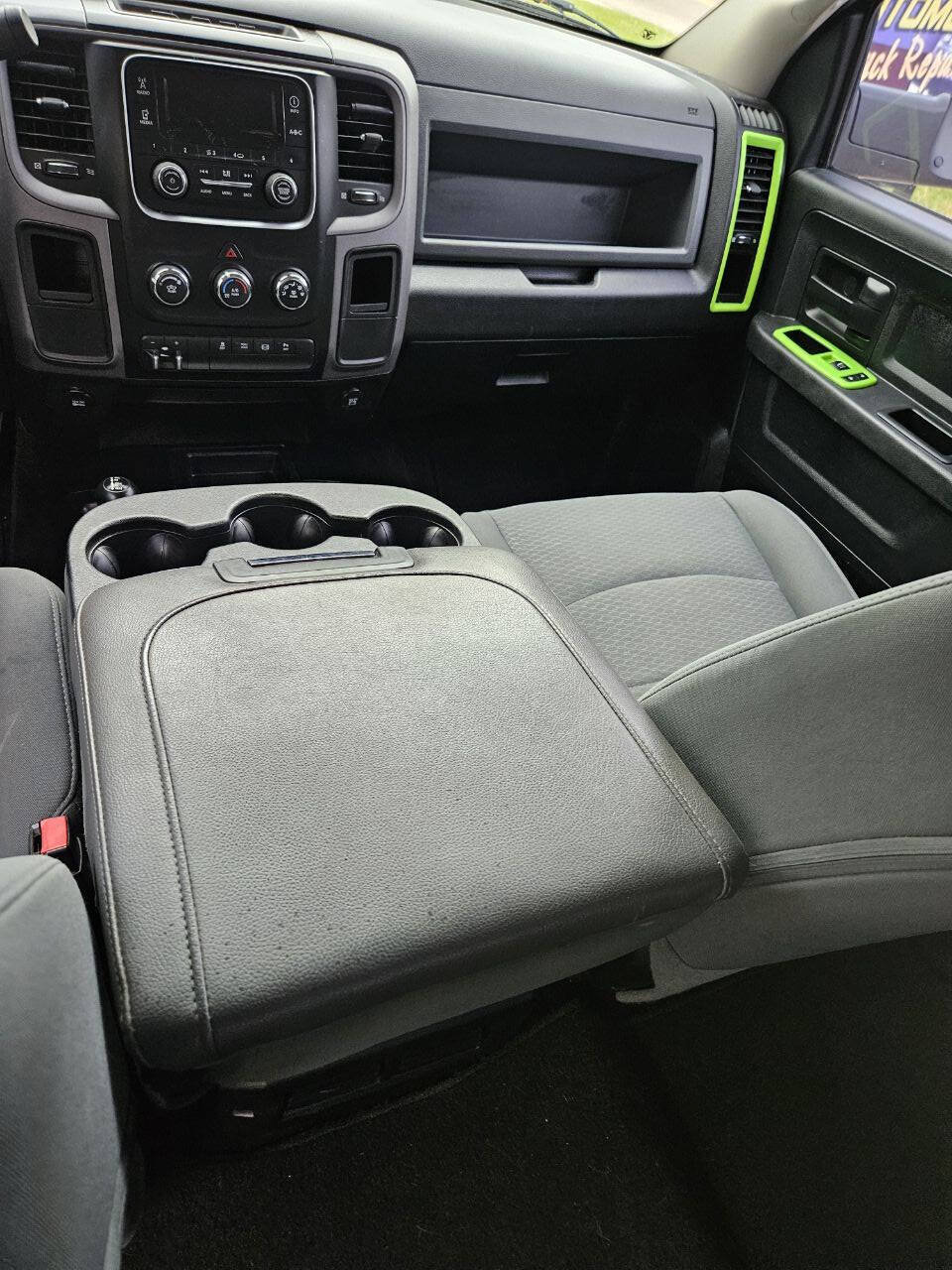 Used 2015 RAM 2500 Tradesman w/ Chrome Appearance Group AWD/4WD image 7