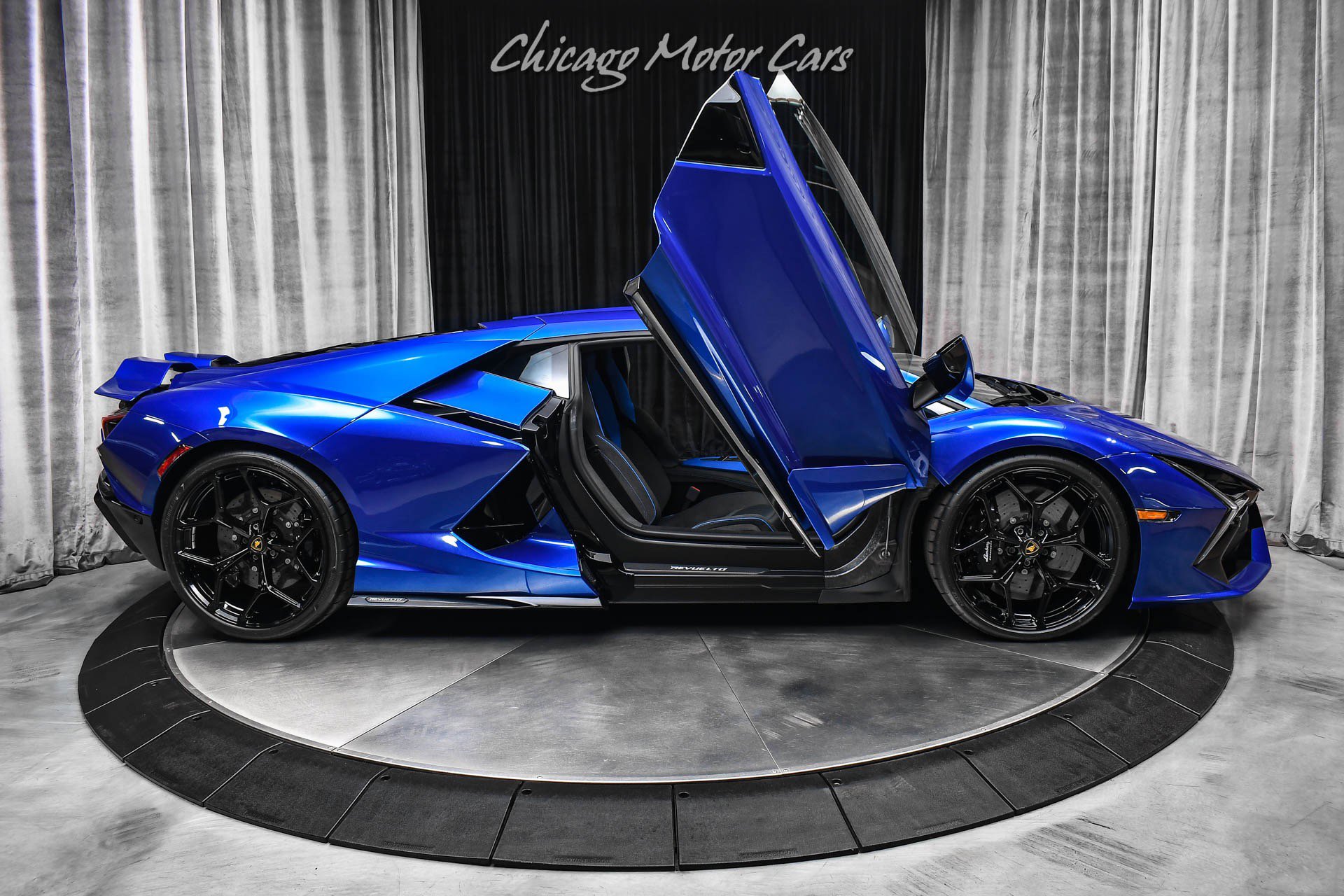 Used 2025 Lamborghini Revuelto image 42