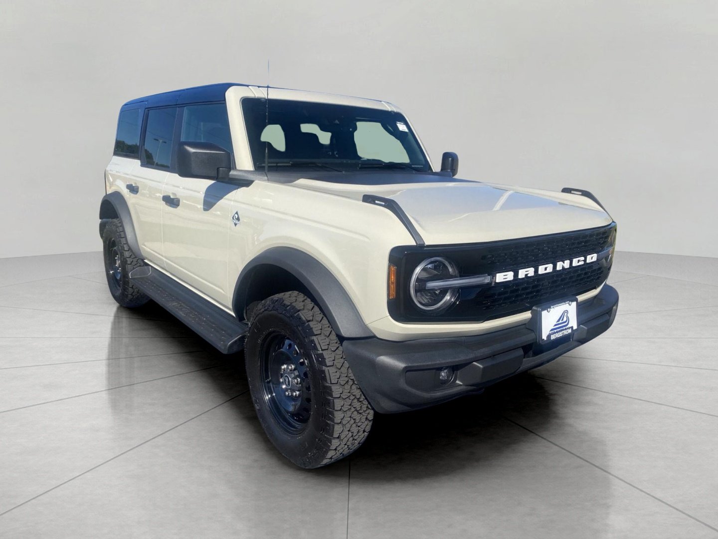 Used 2026 Ford Bronco Outer Banks w/ Black Appearance Package AWD/4WD image 1