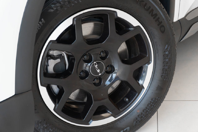 Used 2025 Honda Pilot EX-L image 2