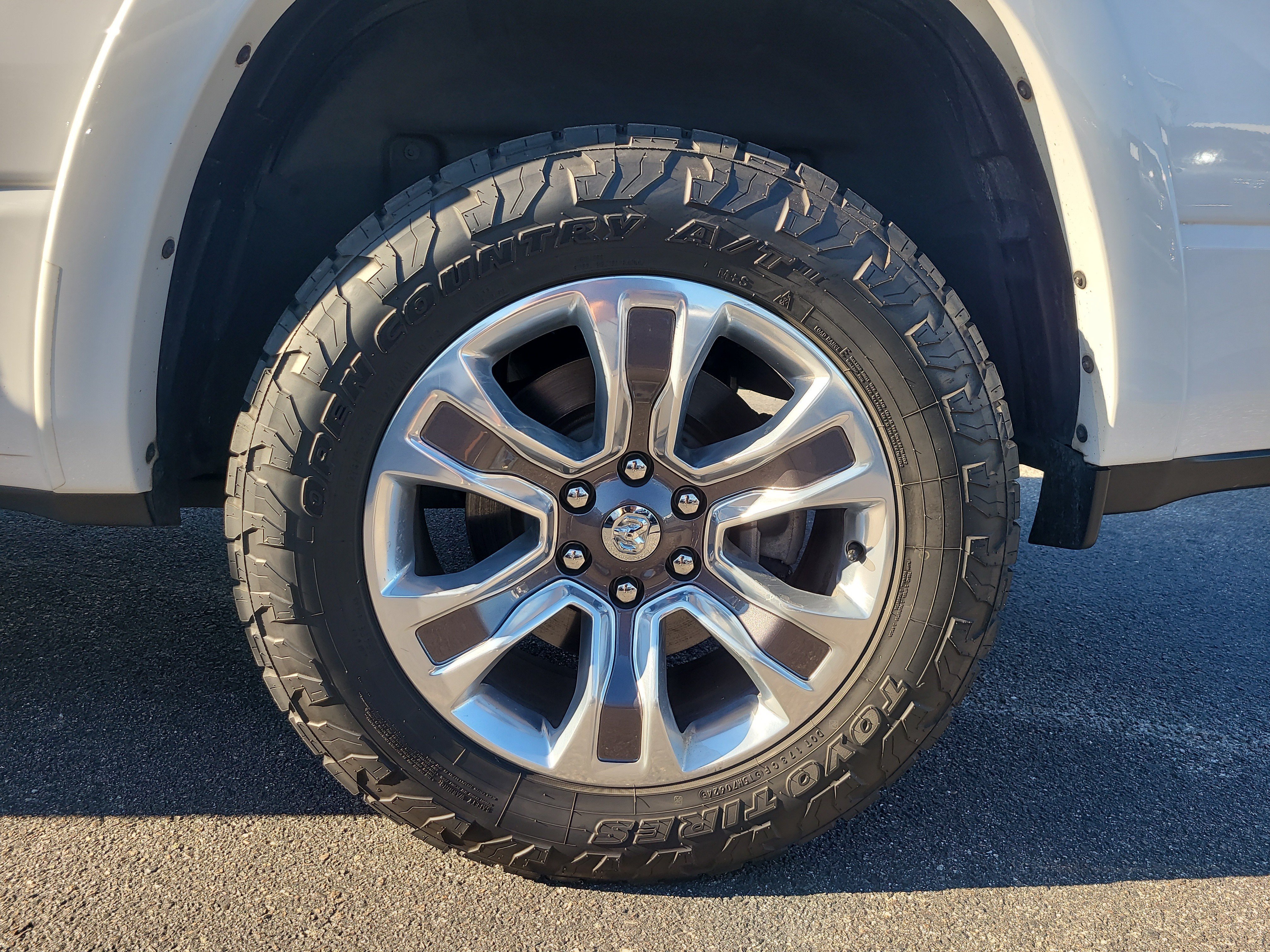 Used 2022 RAM 1500 Limited w/ Body Color Bumper Group AWD/4WD image 9