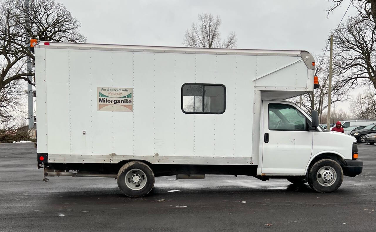 Used 2010 Chevrolet Express 3500 Extended image 5