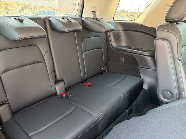 New 2026 Nissan Pathfinder Platinum image 17