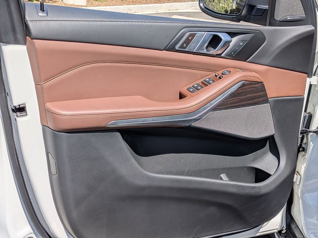 Used 2024 BMW X5 xDrive40i w/ Premium Package image 13