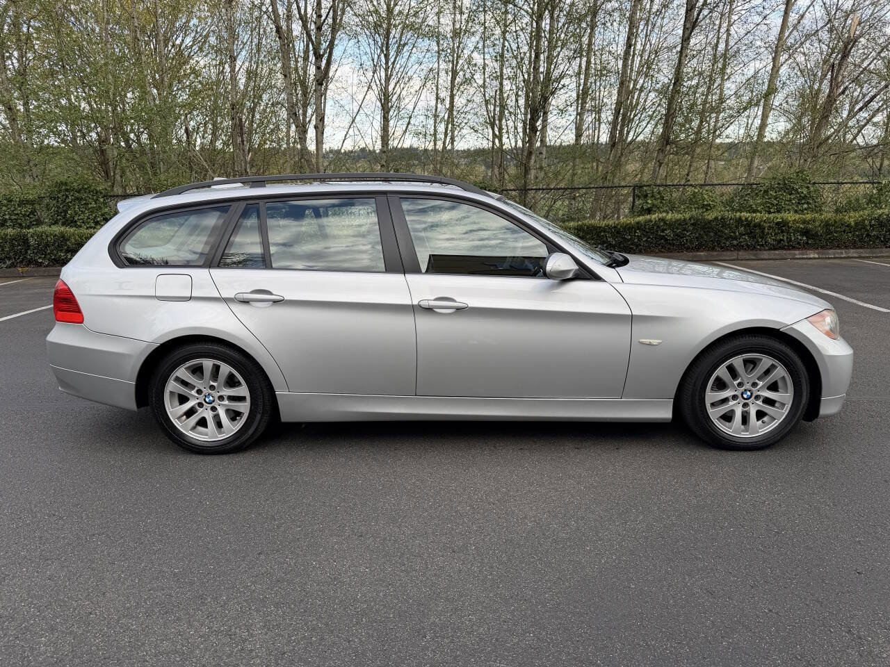 Used 2007 BMW 328xi Wagon AWD/4WD image 4