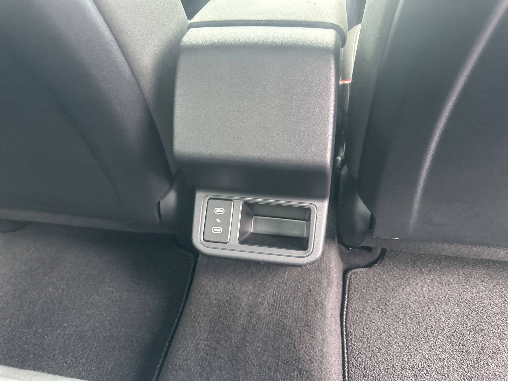 Used 2025 Kia K4 FWD image 13