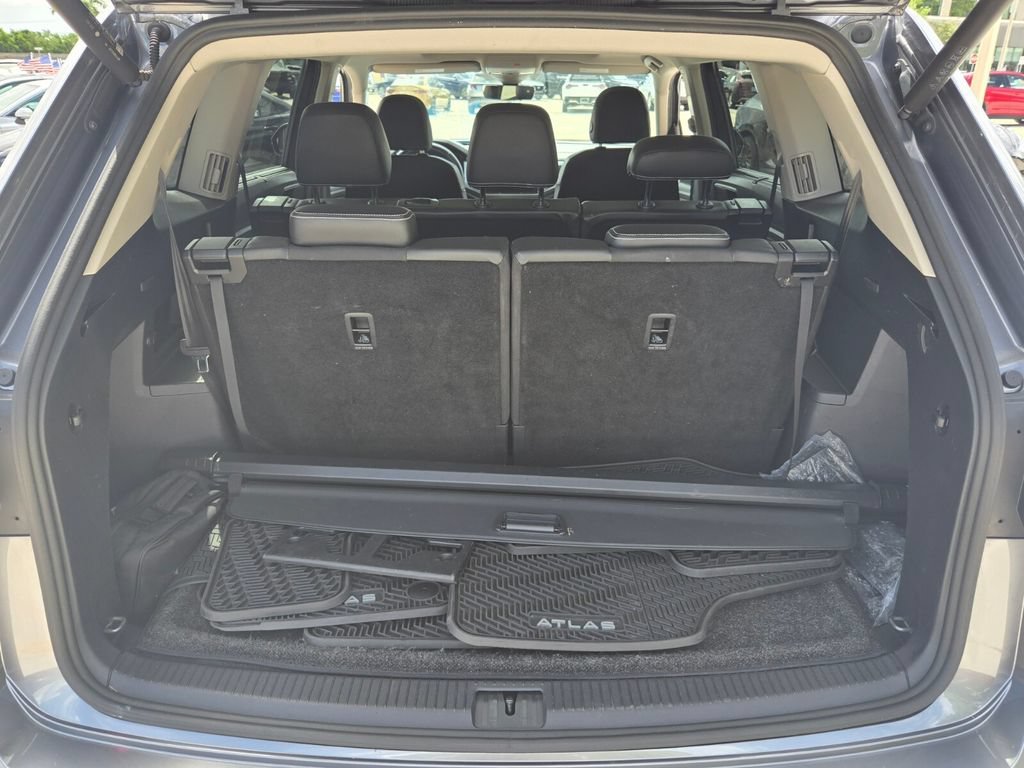 Certified 2023 Volkswagen Atlas SEL R-Line AWD/4WD image 17