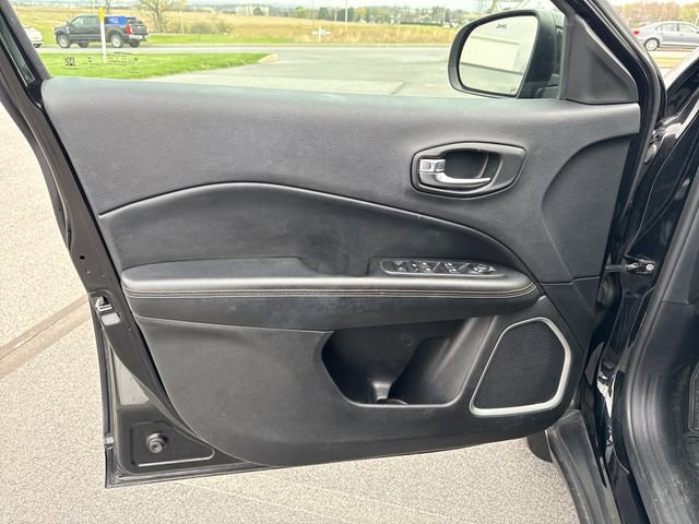 Used 2019 Jeep Compass Latitude w/ Cold Weather Group image 24