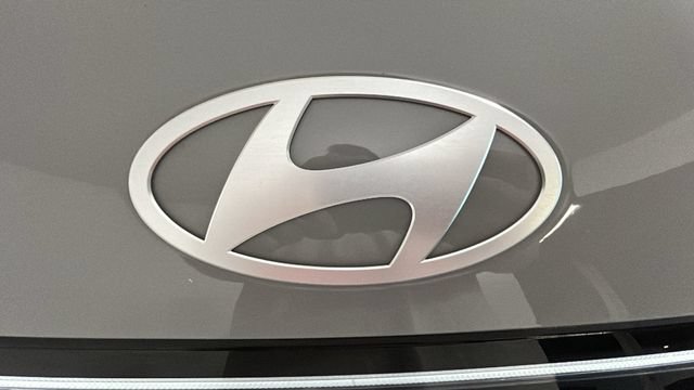 Certified 2025 Hyundai Kona SEL FWD image 8
