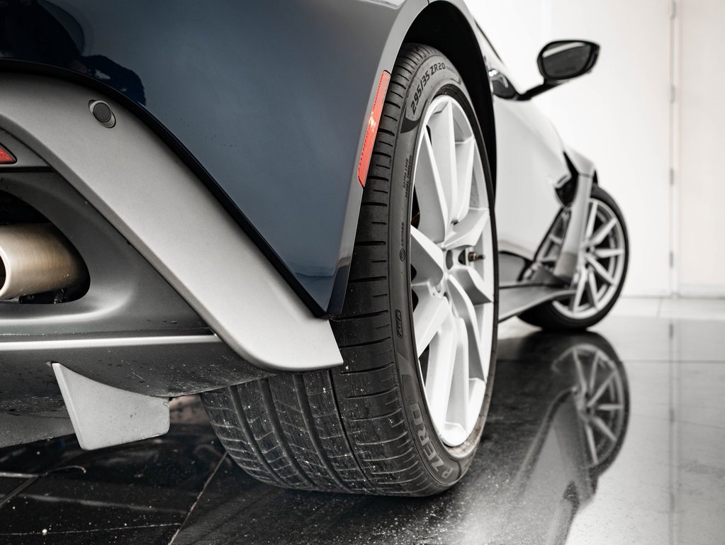 Used 2020 Aston Martin V8 Vantage Coupe image 52