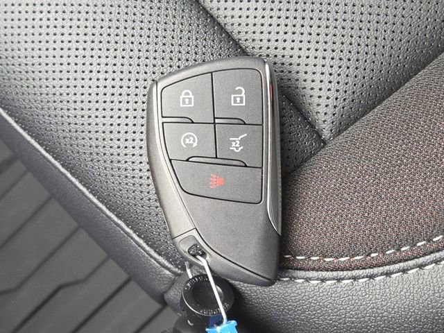 New 2025 Chevrolet Equinox EV RS w/ Convenience Package II FWD image 38