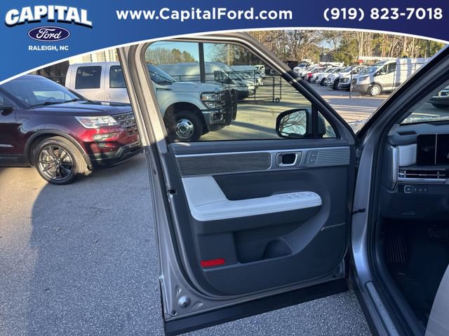 Used 2024 Hyundai Santa Fe Calligraphy w/ Tow & Go Package AWD/4WD image 19