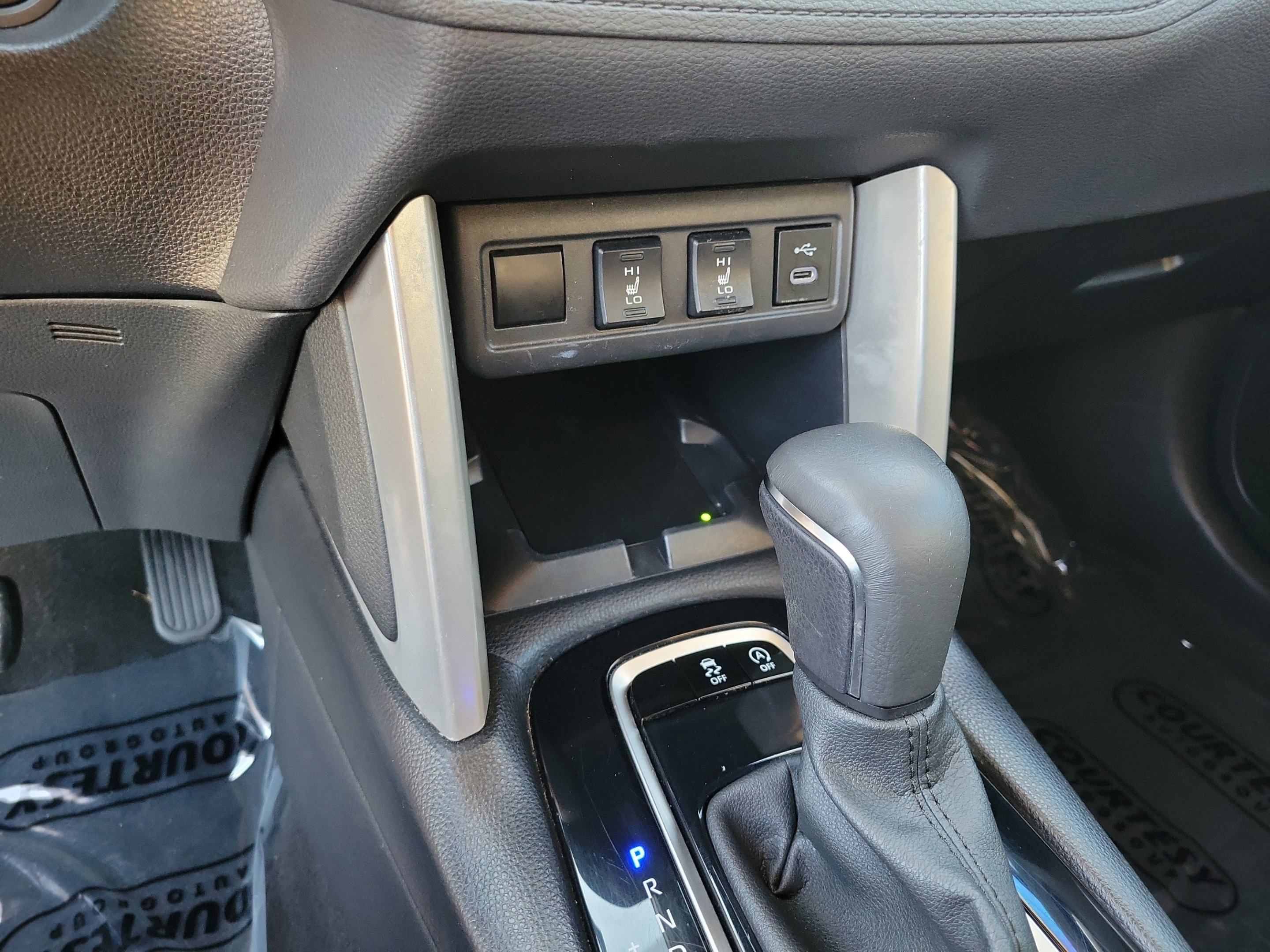 Used 2024 Toyota Corolla Cross XLE FWD image 20