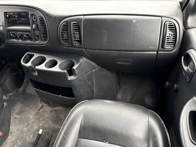 Used 2001 Dodge B1500 image 14