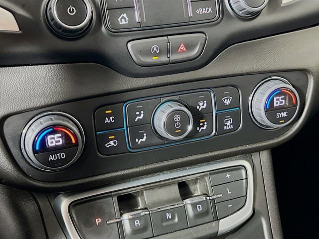 Used 2024 GMC Terrain SLT FWD image 19