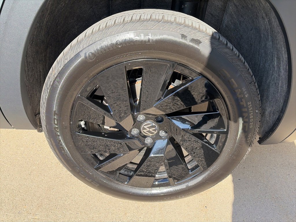 Certified 2025 Volkswagen Atlas SE image 22