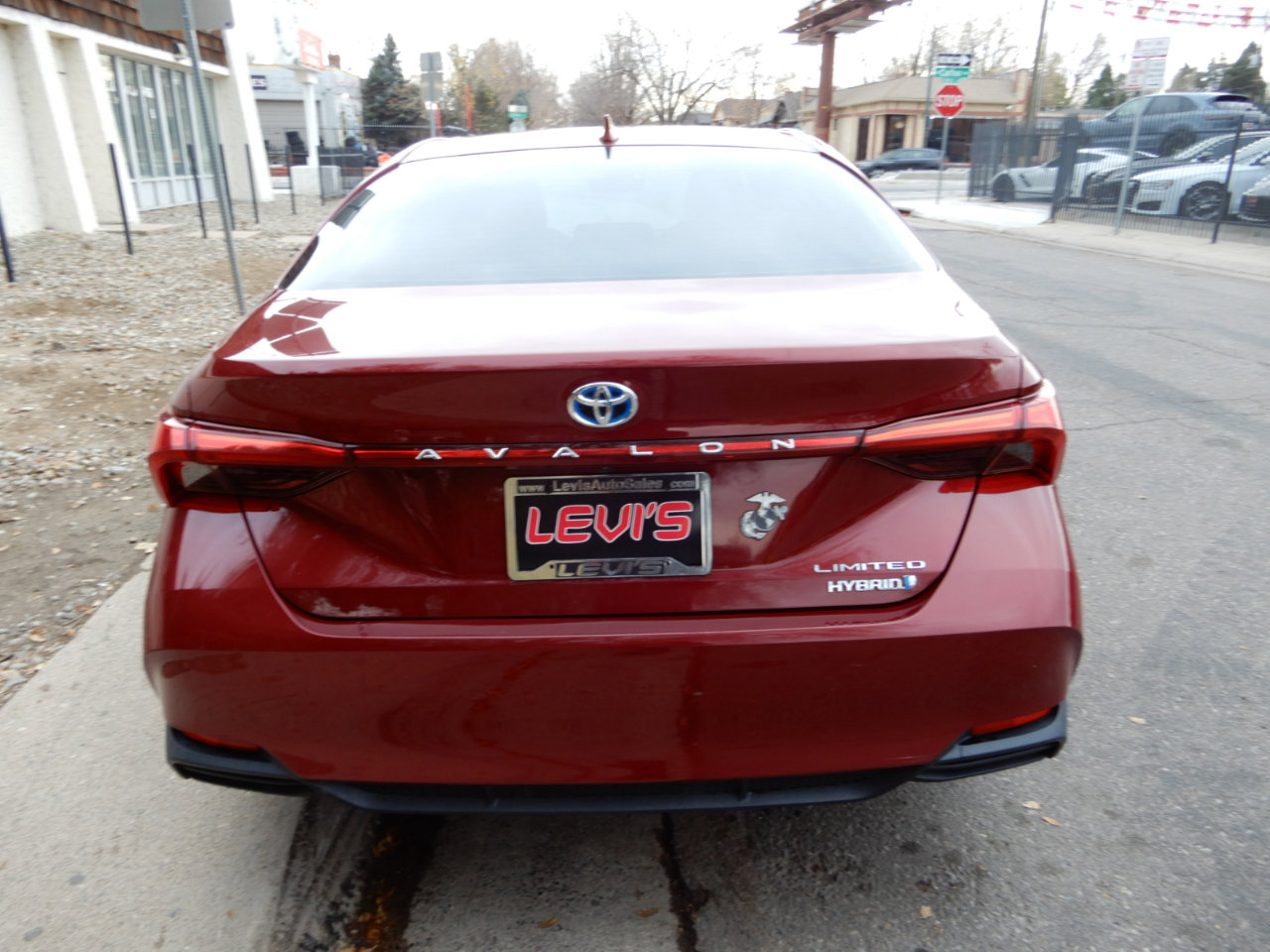 Used 2019 Toyota Avalon Limited image 6