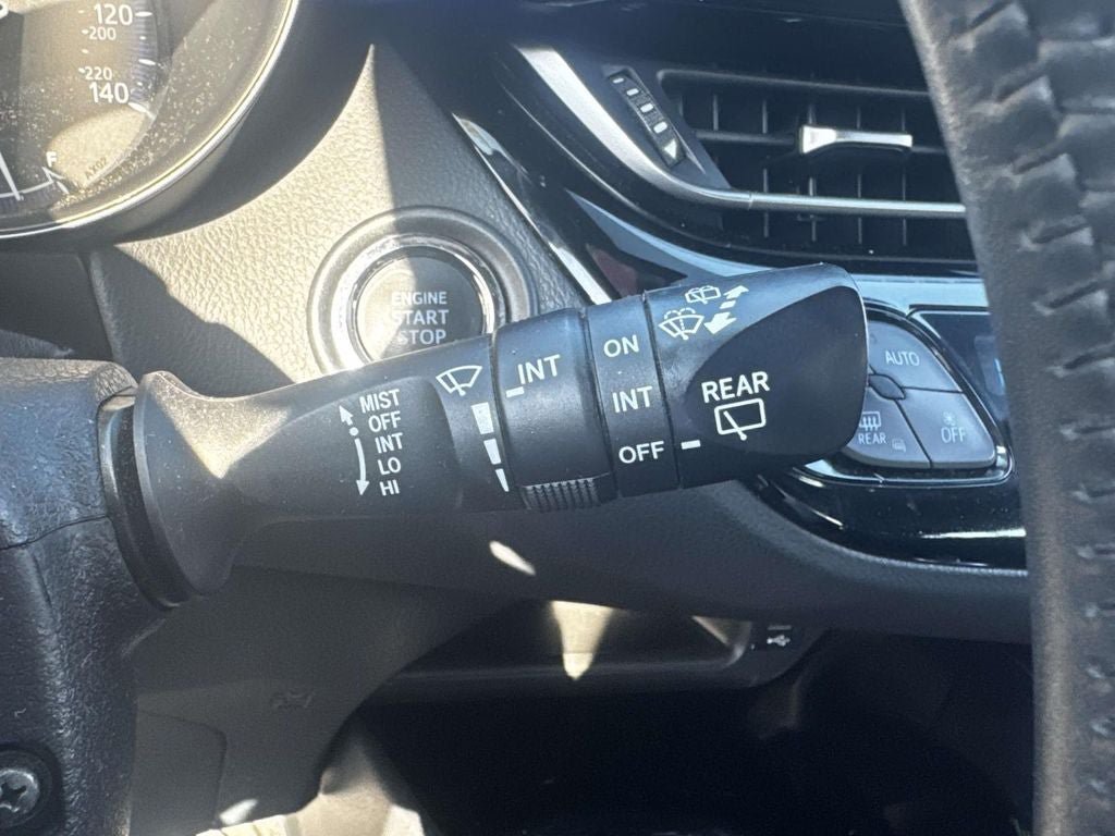 Used 2021 Toyota C-HR XLE FWD image 22