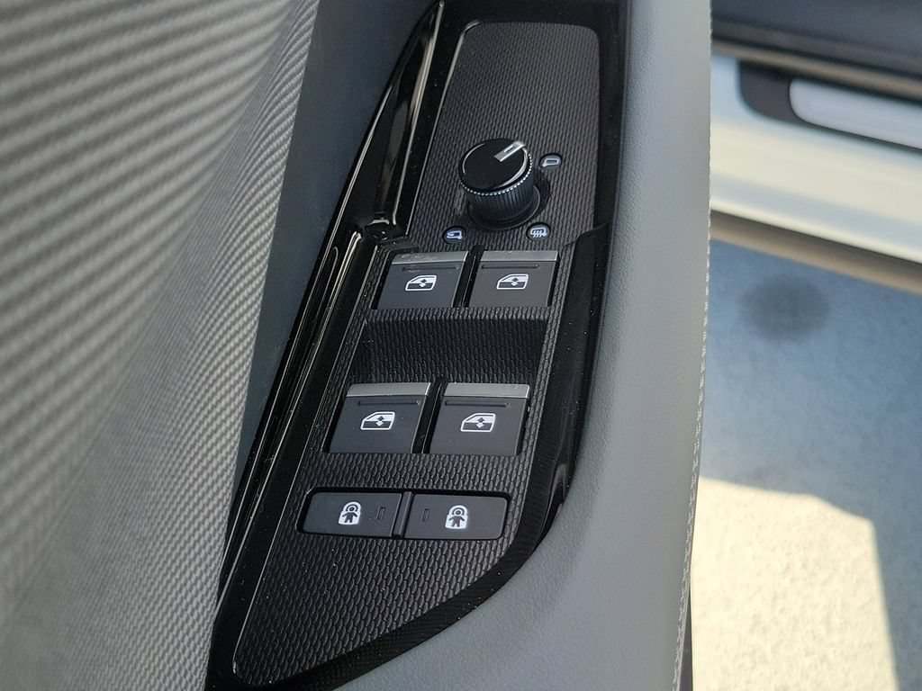 New 2026 Audi Q3 quattro 2.0T AWD/4WD image 21