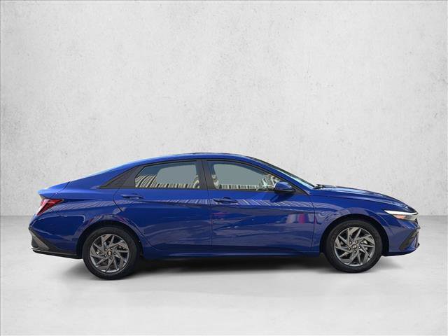 Used 2024 Hyundai Elantra SEL FWD image 4