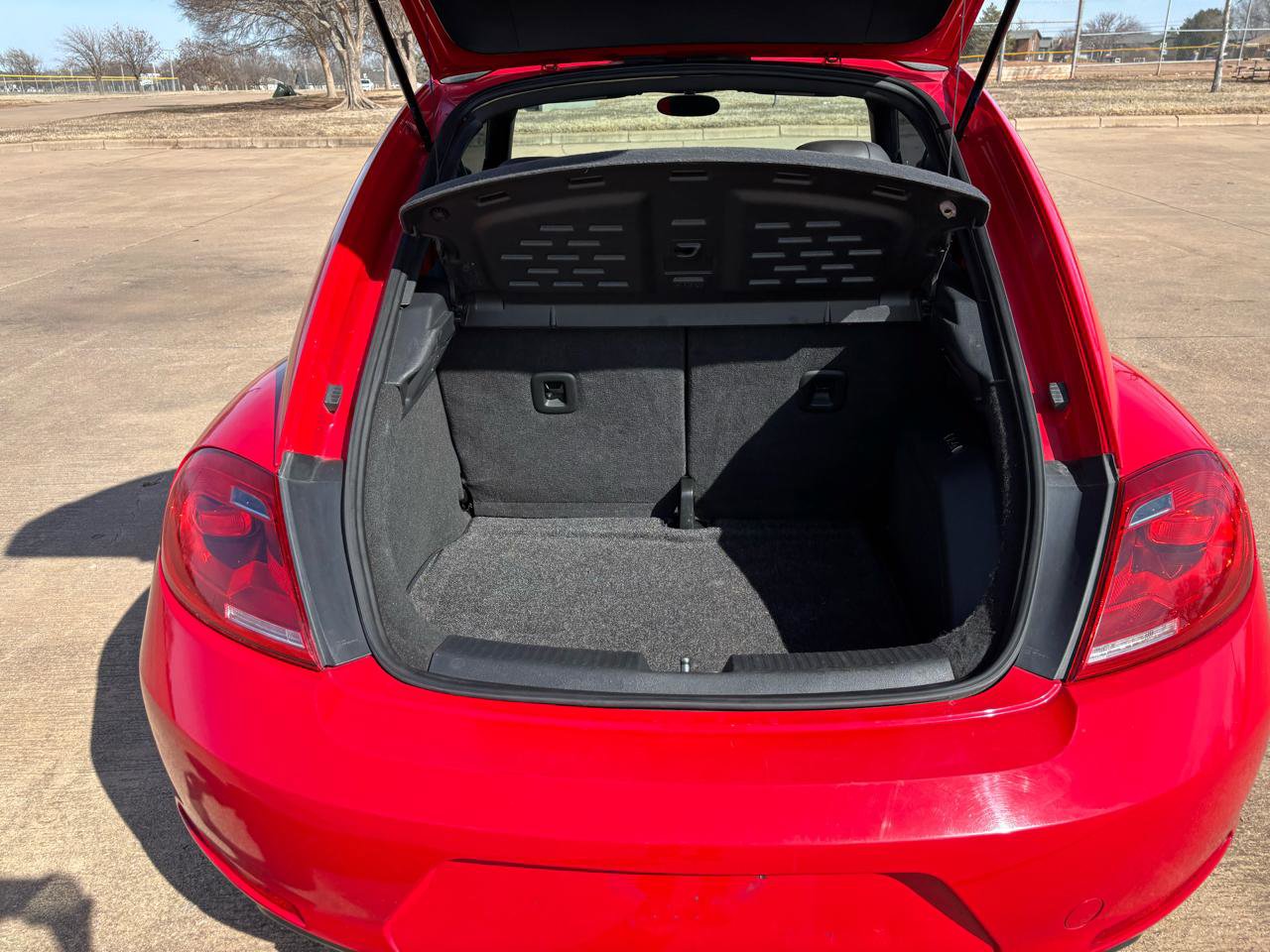 Used 2013 Volkswagen Beetle TDI FWD image 27