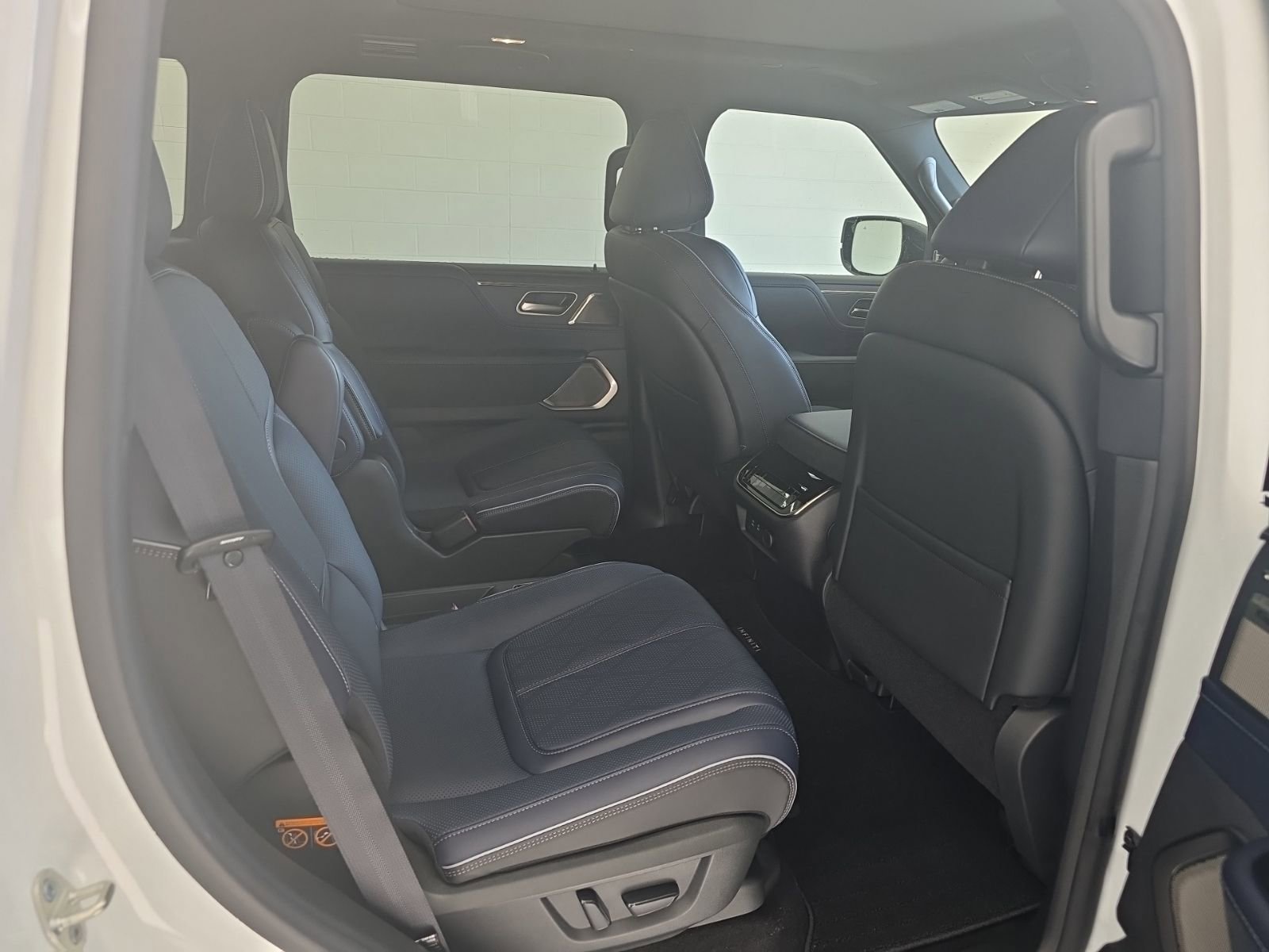 New 2026 INFINITI QX80 4WD image 11