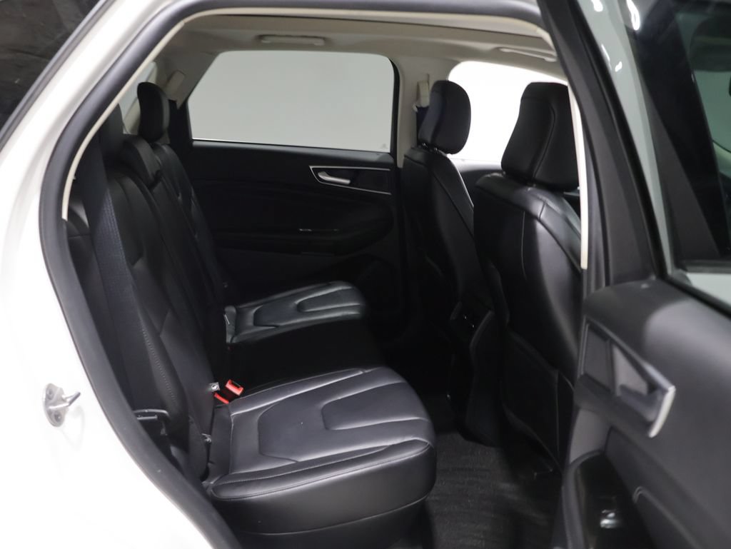 Used 2020 Ford Edge Titanium w/ Class II Trailer Tow Package AWD/4WD image 22