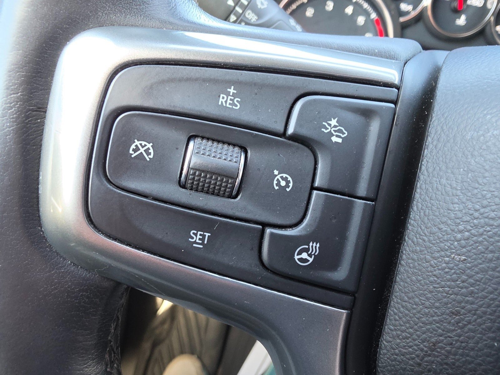 Used 2021 Chevrolet Silverado 1500 LTZ AWD/4WD image 41