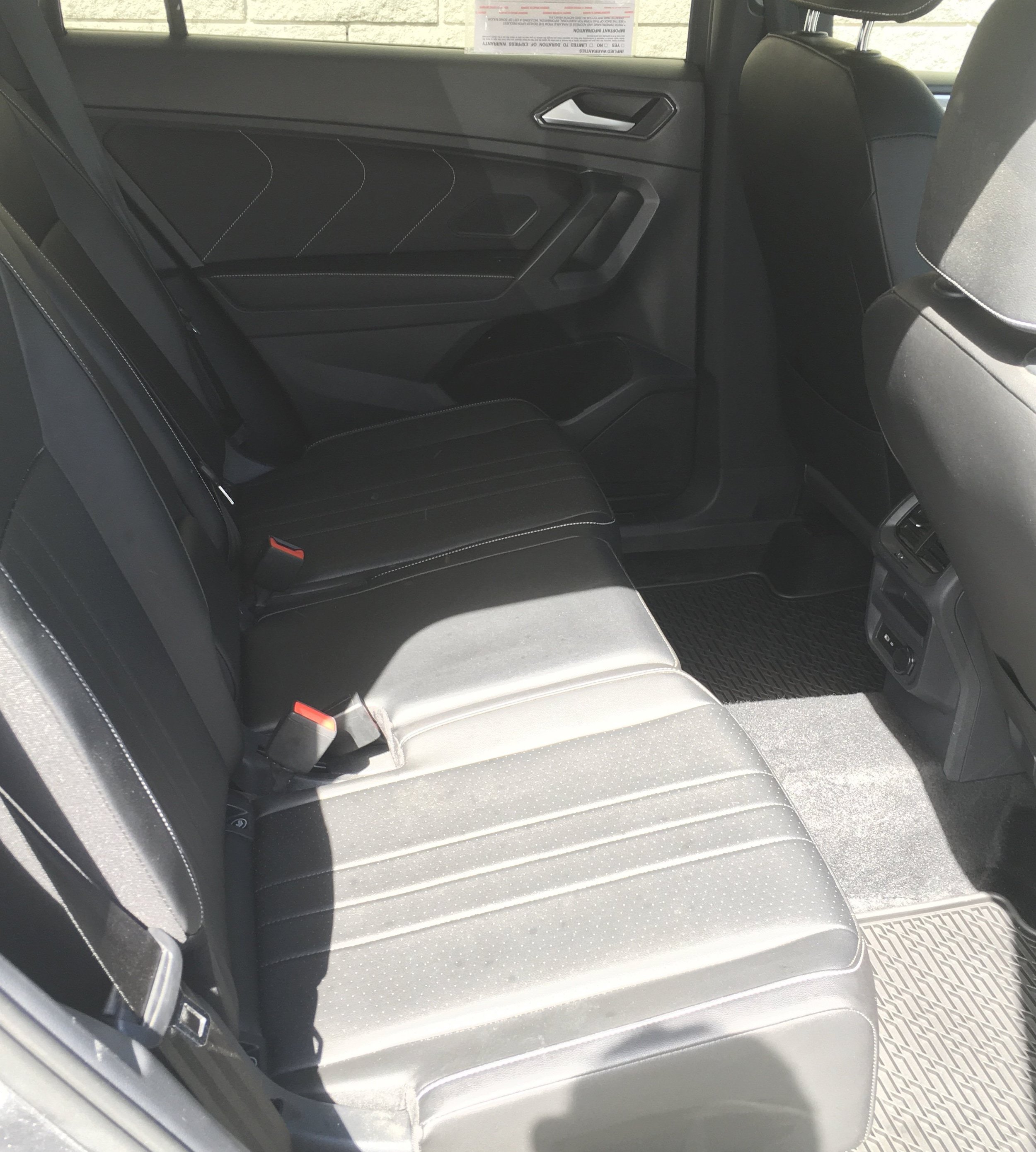 Certified 2022 Volkswagen Tiguan SE R-Line AWD/4WD image 6