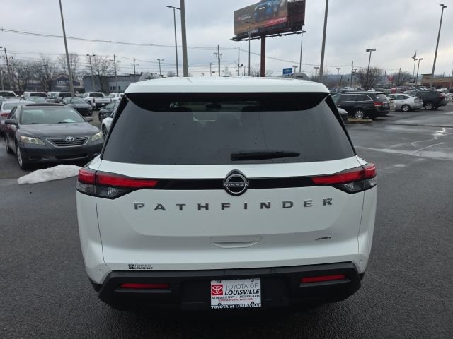Used 2025 Nissan Pathfinder SV image 5